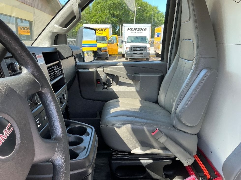 Light Duty Box Truck-Light and Medium Duty Trucks-GMC-2021-Savana G33903-Loxley-AL-72,718\n\t\tmiles-$ 34,500 - Image 19
