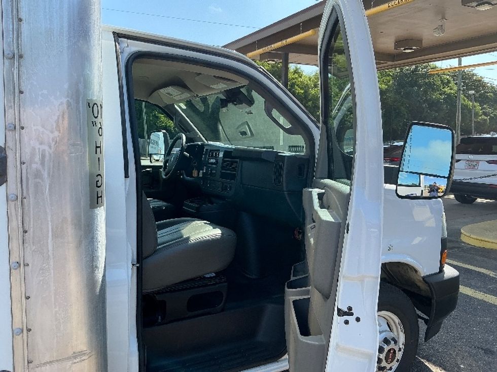 Light Duty Box Truck-Light and Medium Duty Trucks-GMC-2021-Savana G33903-Loxley-AL-72,718\n\t\tmiles-$ 34,500 - Image 20