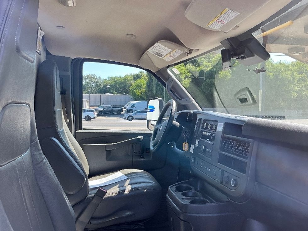 Light Duty Box Truck-Light and Medium Duty Trucks-GMC-2021-Savana G33903-Loxley-AL-72,718\n\t\tmiles-$ 34,500 - Image 22