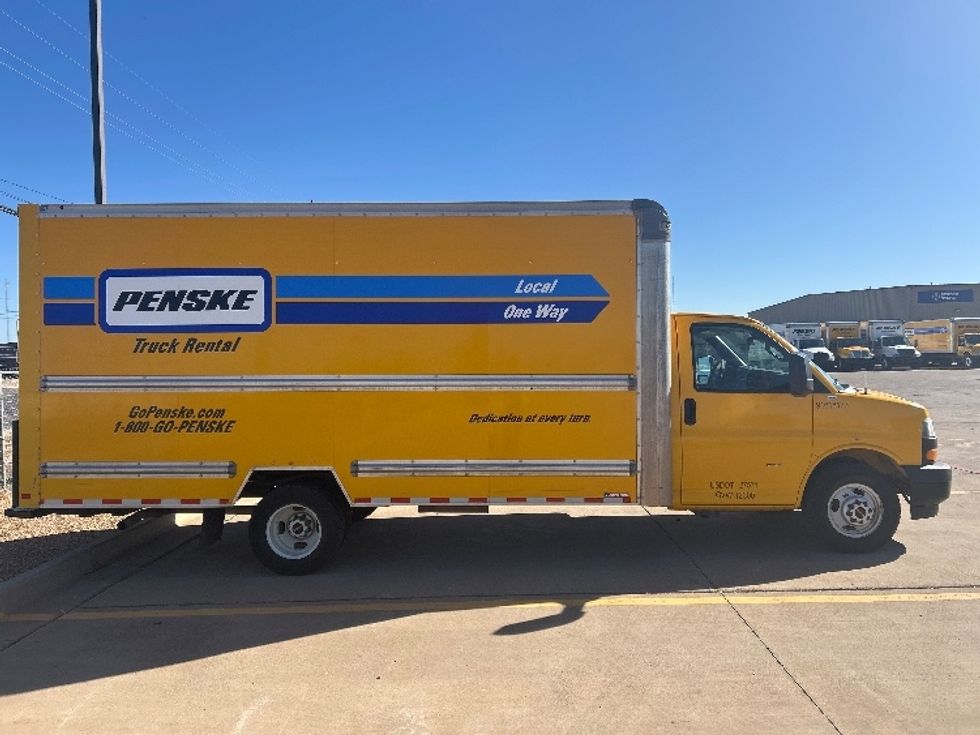Light Duty Box Truck-Light and Medium Duty Trucks-GMC-2021-Savana G33903-Lubbock-TX-102,802\n\t\tmiles-$ 26,000 - Image 15