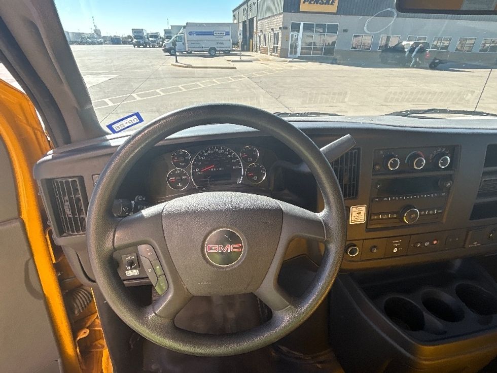 Light Duty Box Truck-Light and Medium Duty Trucks-GMC-2021-Savana G33903-Lubbock-TX-102,802\n\t\tmiles-$ 26,000 - Image 18