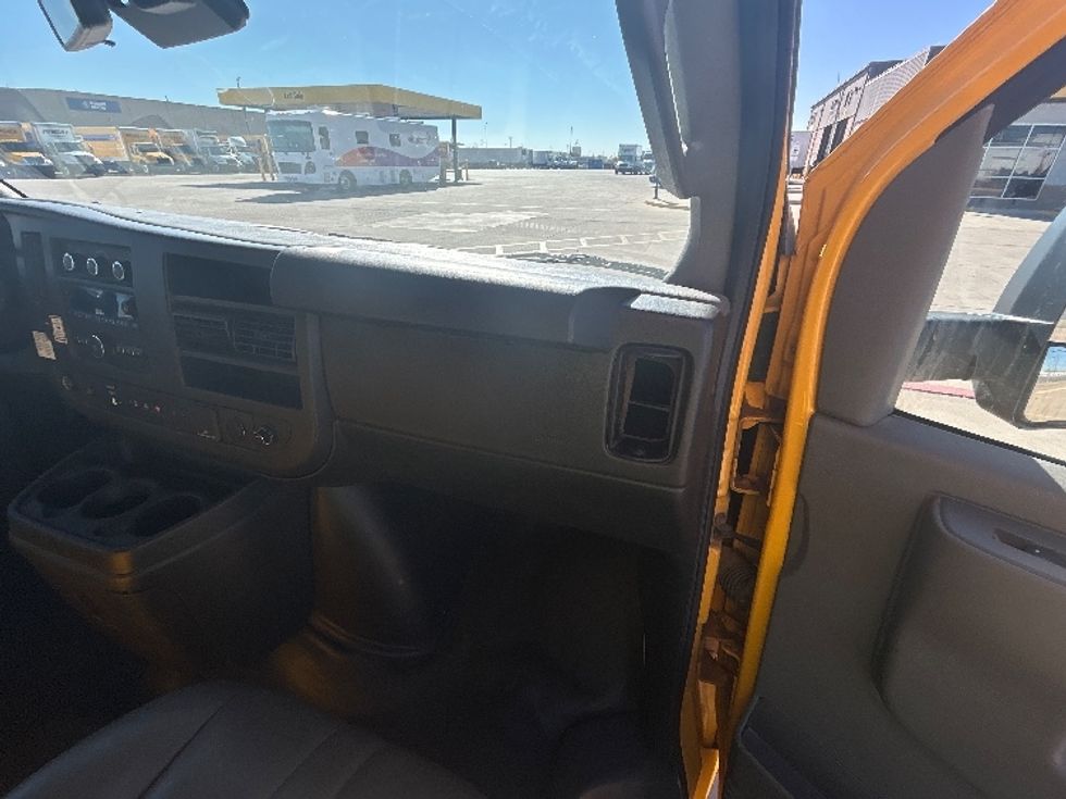 Light Duty Box Truck-Light and Medium Duty Trucks-GMC-2021-Savana G33903-Lubbock-TX-102,802\n\t\tmiles-$ 26,000 - Image 21