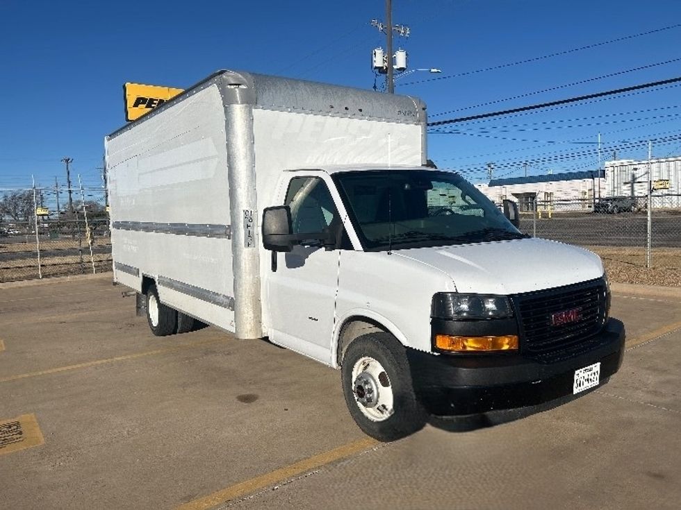 Light Duty Box Truck-Light and Medium Duty Trucks-GMC-2021-Savana G33903-Lubbock-TX-105,632\n\t\tmiles-$ 28,750 - Image 1
