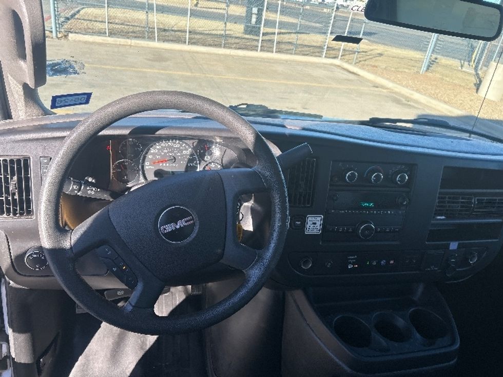 Light Duty Box Truck-Light and Medium Duty Trucks-GMC-2021-Savana G33903-Lubbock-TX-105,632\n\t\tmiles-$ 28,750 - Image 18