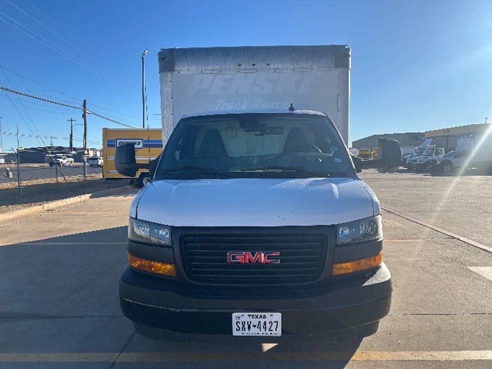Light Duty Box Truck-Light and Medium Duty Trucks-GMC-2021-Savana G33903-Lubbock-TX-105,632\n\t\tmiles-$ 28,750 - Image 2