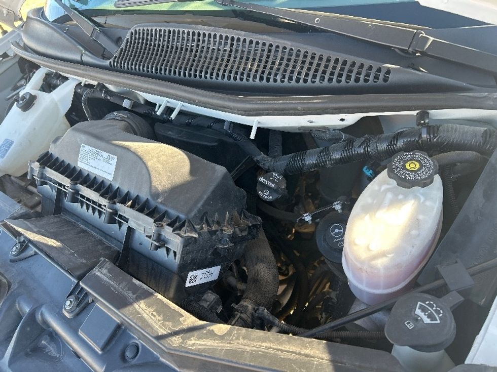 Light Duty Box Truck-Light and Medium Duty Trucks-GMC-2021-Savana G33903-Lubbock-TX-105,632\n\t\tmiles-$ 28,750 - Image 24