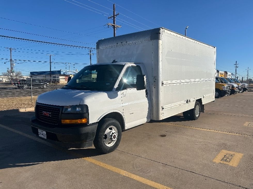 Light Duty Box Truck-Light and Medium Duty Trucks-GMC-2021-Savana G33903-Lubbock-TX-105,632\n\t\tmiles-$ 28,750 - Image 3