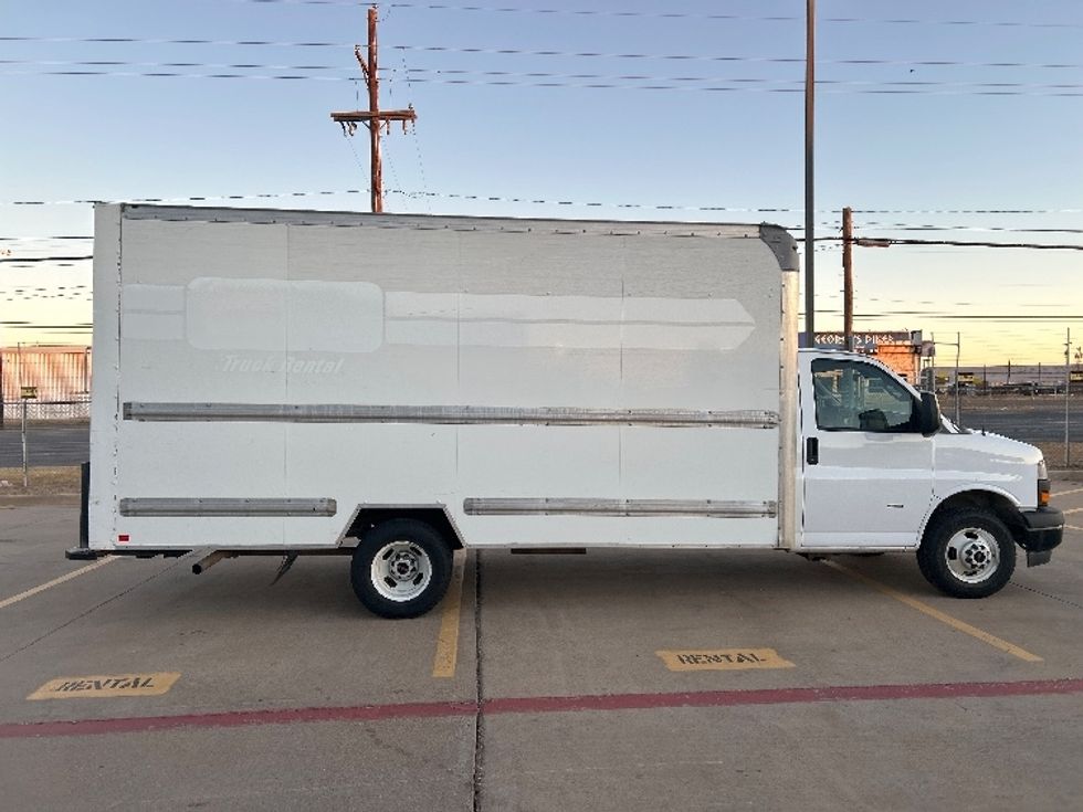 Light Duty Box Truck-Light and Medium Duty Trucks-GMC-2021-Savana G33903-Lubbock-TX-109,648\n\t\tmiles-$ 28,250 - Image 15