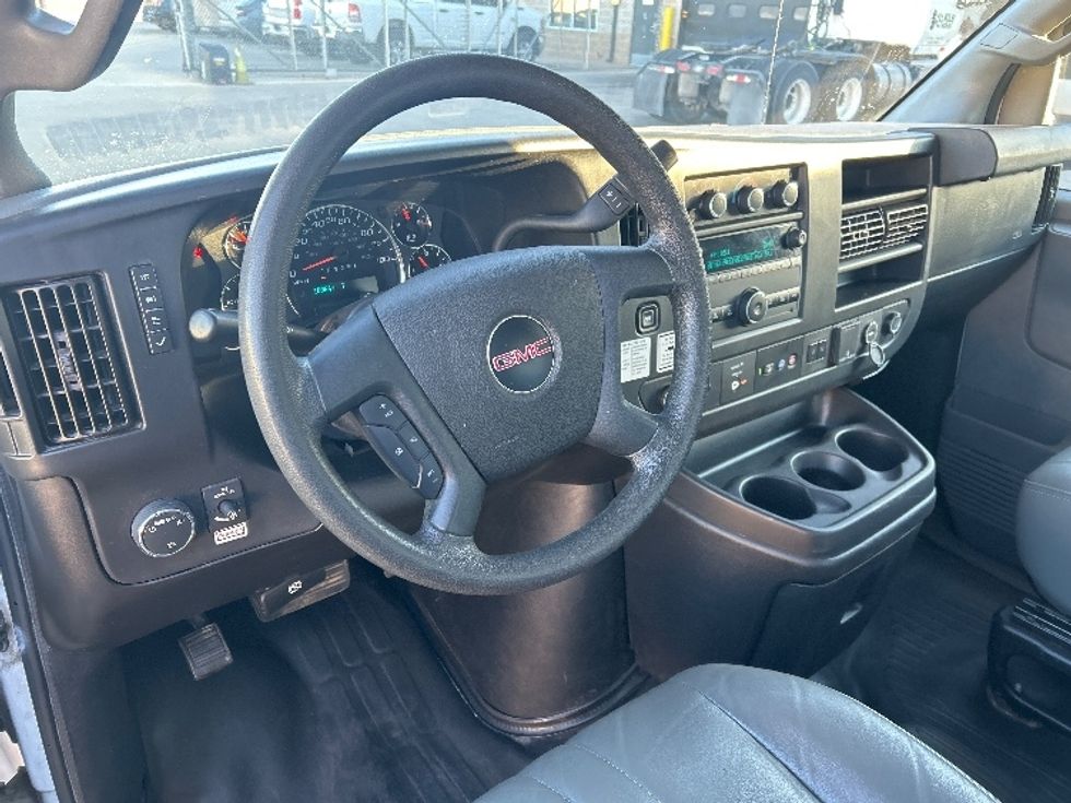 Light Duty Box Truck-Light and Medium Duty Trucks-GMC-2021-Savana G33903-Lubbock-TX-109,648\n\t\tmiles-$ 28,250 - Image 17