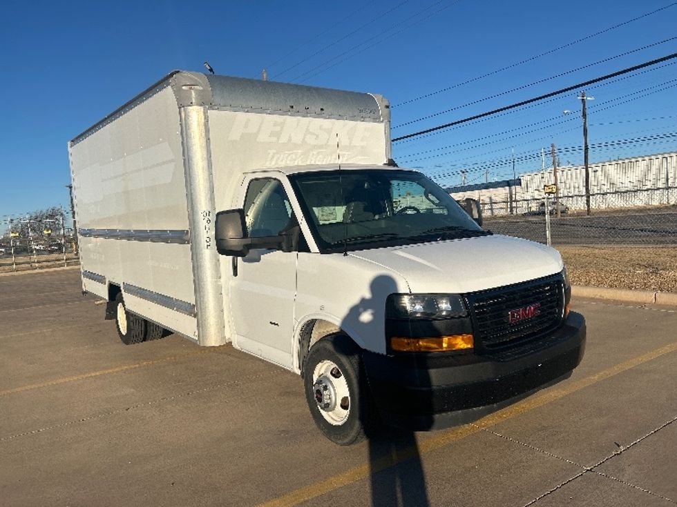 Light Duty Box Truck-Light and Medium Duty Trucks-GMC-2021-Savana G33903-Lubbock-TX-85,862\n\t\tmiles-$ 31,500 - Image 1