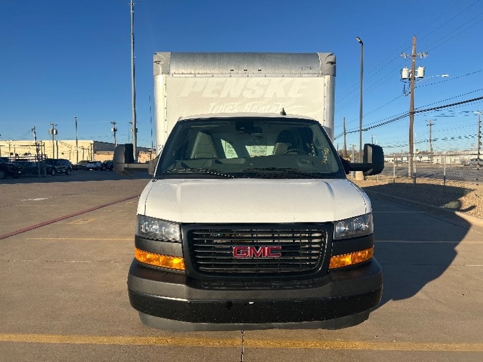 Light Duty Box Truck-Light and Medium Duty Trucks-GMC-2021-Savana G33903-Lubbock-TX-85,862\n\t\tmiles-$ 31,500 - Image 2