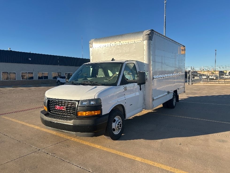 Light Duty Box Truck-Light and Medium Duty Trucks-GMC-2021-Savana G33903-Lubbock-TX-85,862\n\t\tmiles-$ 31,500 - Image 3