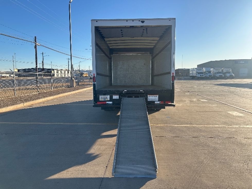 Light Duty Box Truck-Light and Medium Duty Trucks-GMC-2021-Savana G33903-Lubbock-TX-85,862\n\t\tmiles-$ 31,500 - Image 9
