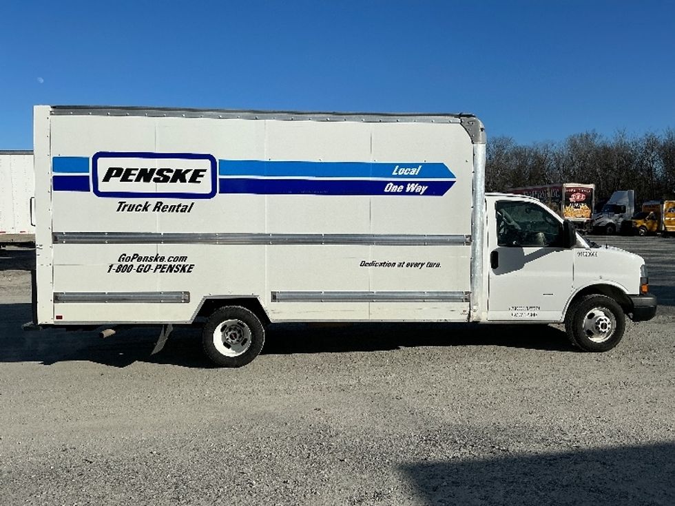 Light Duty Box Truck-Light and Medium Duty Trucks-GMC-2021-Savana G33903-Macon-GA-117,334\n\t\tmiles-$ 28,750 - Image 15