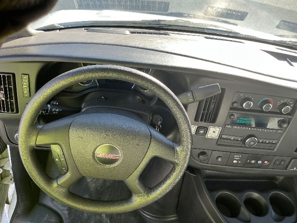 Light Duty Box Truck-Light and Medium Duty Trucks-GMC-2021-Savana G33903-Macon-GA-117,334\n\t\tmiles-$ 28,750 - Image 18