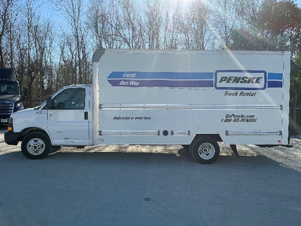 Light Duty Box Truck-Light and Medium Duty Trucks-GMC-2021-Savana G33903-Macon-GA-117,334\n\t\tmiles-$ 28,750 - Image 4