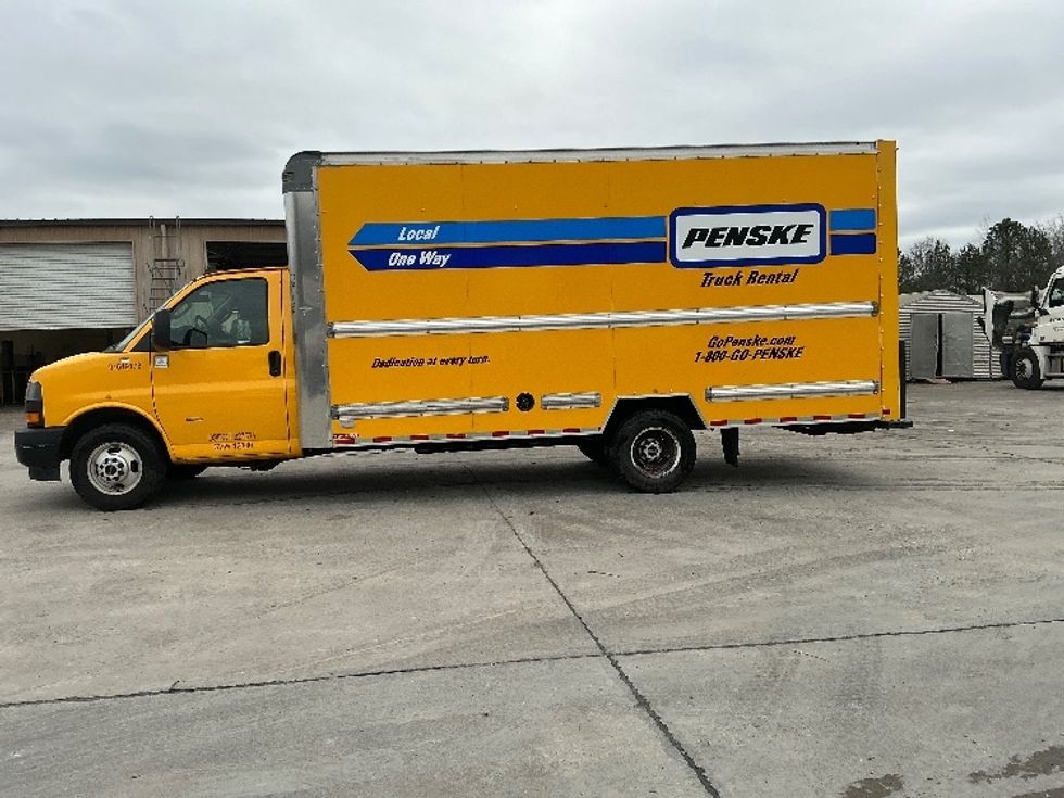 Light Duty Box Truck-Light and Medium Duty Trucks-GMC-2021-Savana G33903-Macon-GA-89,663\n\t\tmiles-$ 29,000 - Image 4