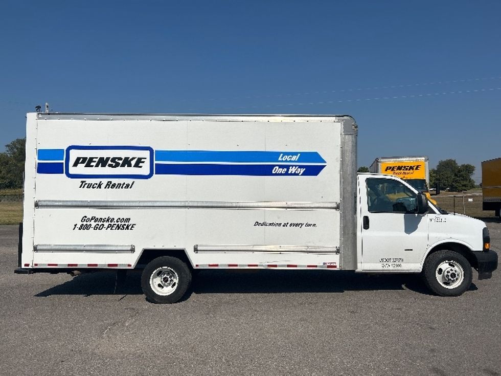 Light Duty Box Truck-Light and Medium Duty Trucks-GMC-2021-Savana G33903-Madison-AL-105,692\n\t\tmiles-$ 30,000 - Image 15