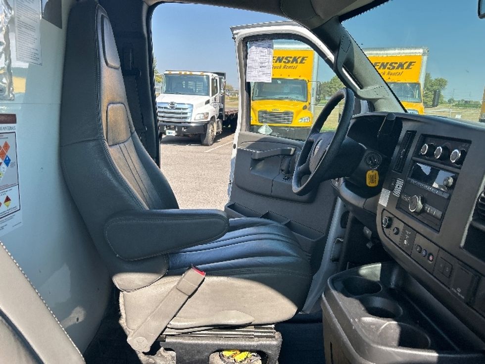 Light Duty Box Truck-Light and Medium Duty Trucks-GMC-2021-Savana G33903-Madison-AL-105,692\n\t\tmiles-$ 30,000 - Image 22