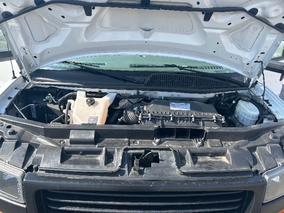 Light Duty Box Truck-Light and Medium Duty Trucks-GMC-2021-Savana G33903-Madison-AL-105,692\n\t\tmiles-$ 30,000 - Image 23