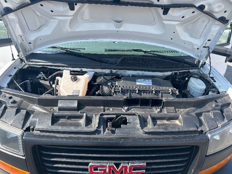 Light Duty Box Truck-Light and Medium Duty Trucks-GMC-2021-Savana G33903-Madison-AL-105,692\n\t\tmiles-$ 30,000 - Image 24