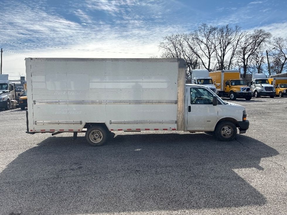 Light Duty Box Truck-Light and Medium Duty Trucks-GMC-2021-Savana G33903-Madison-AL-112,485\n\t\tmiles-$ 28,500 - Image 14