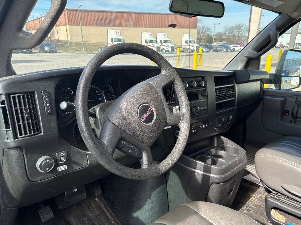 Light Duty Box Truck-Light and Medium Duty Trucks-GMC-2021-Savana G33903-Madison-AL-112,485\n\t\tmiles-$ 28,500 - Image 16