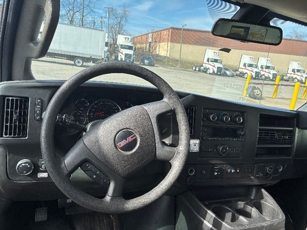 Light Duty Box Truck-Light and Medium Duty Trucks-GMC-2021-Savana G33903-Madison-AL-112,485\n\t\tmiles-$ 28,500 - Image 17