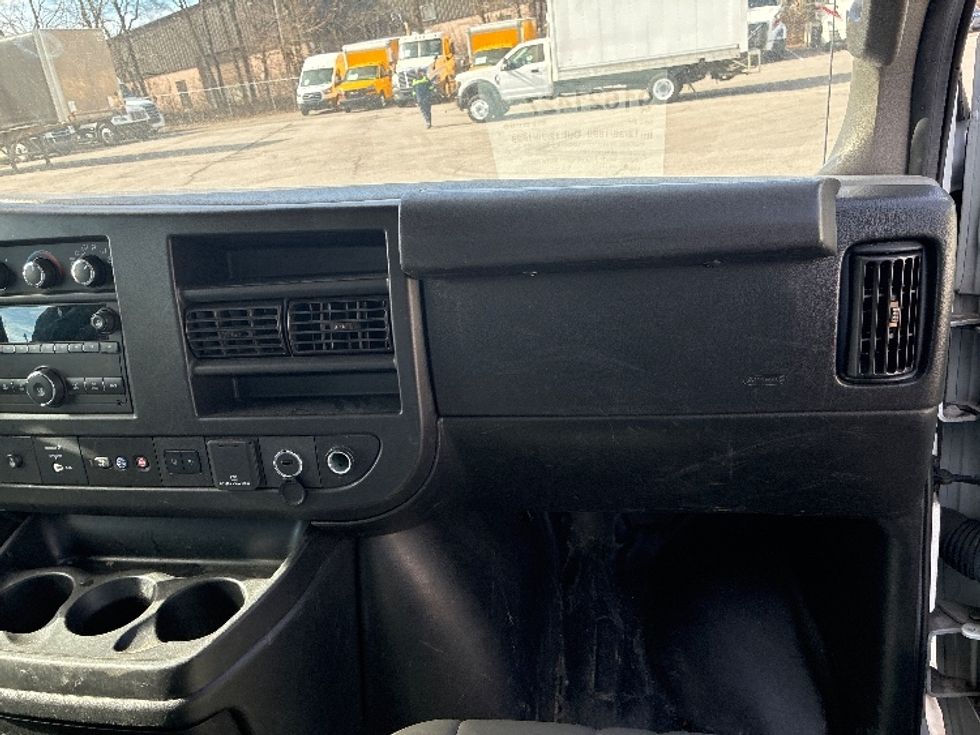 Light Duty Box Truck-Light and Medium Duty Trucks-GMC-2021-Savana G33903-Madison-AL-112,485\n\t\tmiles-$ 28,500 - Image 20