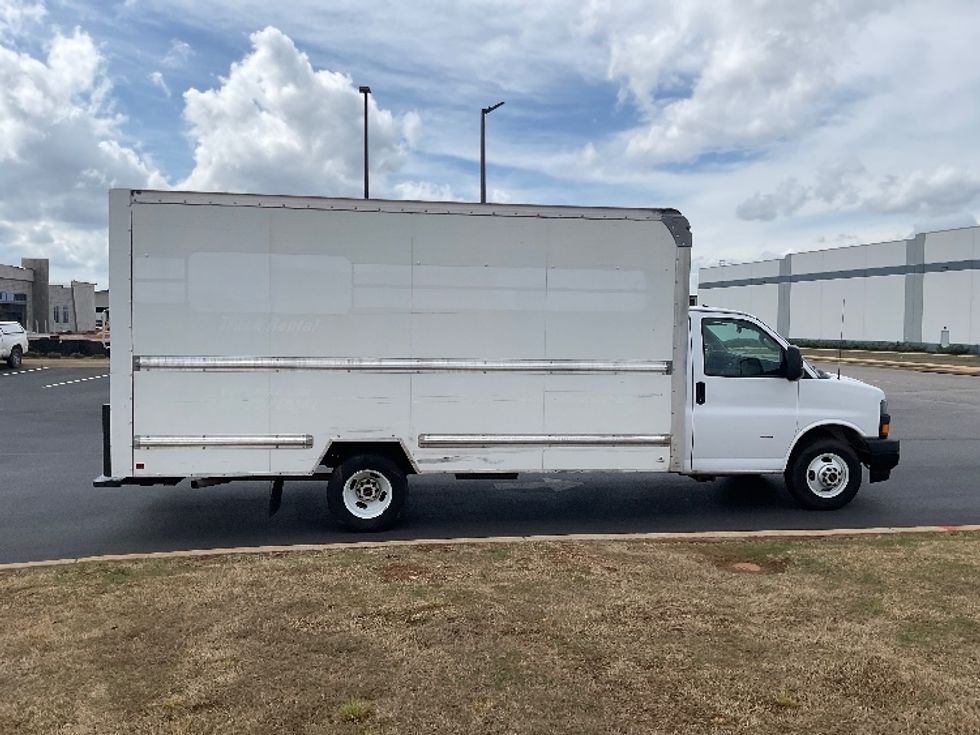 Light Duty Box Truck-Light and Medium Duty Trucks-GMC-2021-Savana G33903-Madison-AL-96,986\n\t\tmiles-$ 31,000 - Image 15