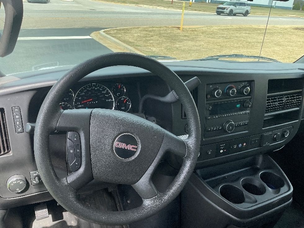 Light Duty Box Truck-Light and Medium Duty Trucks-GMC-2021-Savana G33903-Madison-AL-96,986\n\t\tmiles-$ 31,000 - Image 17
