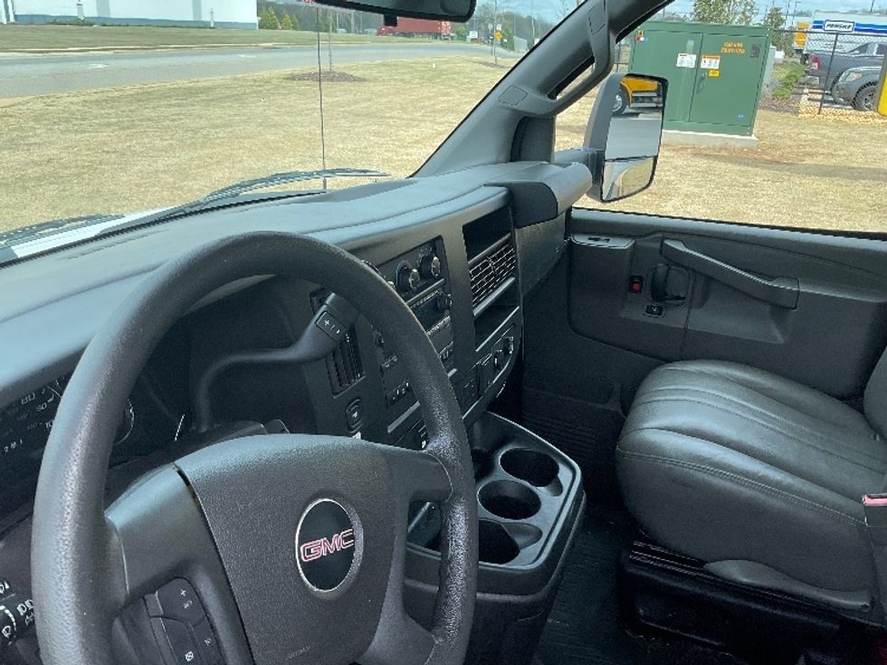 Light Duty Box Truck-Light and Medium Duty Trucks-GMC-2021-Savana G33903-Madison-AL-96,986\n\t\tmiles-$ 31,000 - Image 18