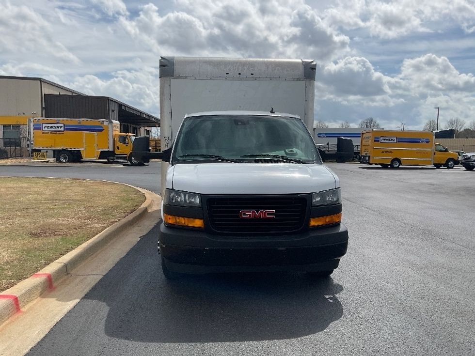 Light Duty Box Truck-Light and Medium Duty Trucks-GMC-2021-Savana G33903-Madison-AL-96,986\n\t\tmiles-$ 31,000 - Image 2