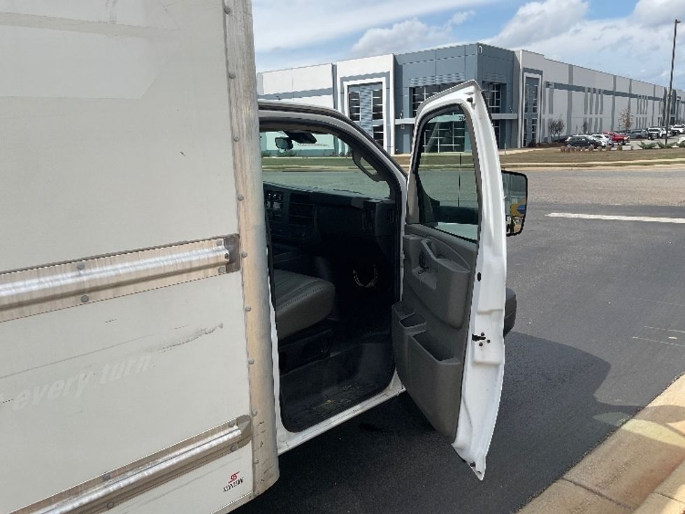 Light Duty Box Truck-Light and Medium Duty Trucks-GMC-2021-Savana G33903-Madison-AL-96,986\n\t\tmiles-$ 31,000 - Image 20