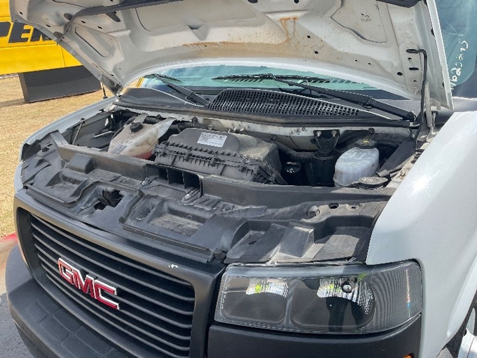 Light Duty Box Truck-Light and Medium Duty Trucks-GMC-2021-Savana G33903-Madison-AL-96,986\n\t\tmiles-$ 31,000 - Image 24