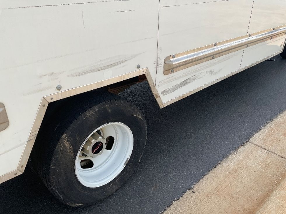 Light Duty Box Truck-Light and Medium Duty Trucks-GMC-2021-Savana G33903-Madison-AL-96,986\n\t\tmiles-$ 31,000 - Image 27