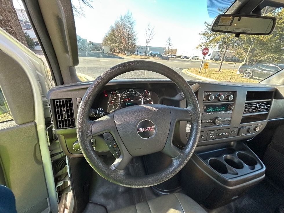 Light Duty Box Truck-Light and Medium Duty Trucks-GMC-2021-Savana G33903-Manassas-VA-112,463\n\t\tmiles-$ 27,250 - Image 15