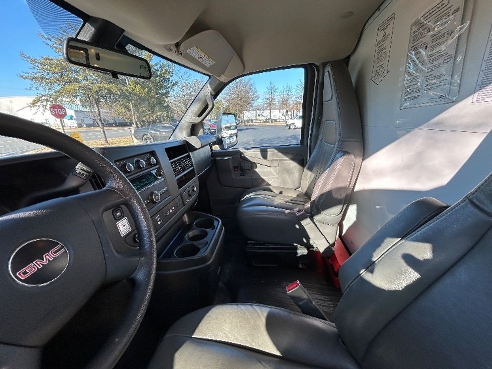 Light Duty Box Truck-Light and Medium Duty Trucks-GMC-2021-Savana G33903-Manassas-VA-112,463\n\t\tmiles-$ 27,250 - Image 16