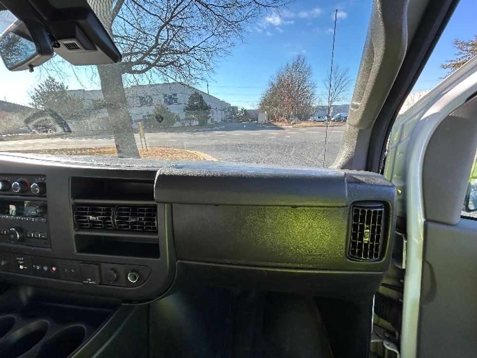 Light Duty Box Truck-Light and Medium Duty Trucks-GMC-2021-Savana G33903-Manassas-VA-112,463\n\t\tmiles-$ 27,250 - Image 18