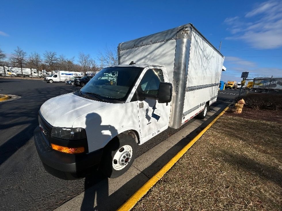 Light Duty Box Truck-Light and Medium Duty Trucks-GMC-2021-Savana G33903-Manassas-VA-112,463\n\t\tmiles-$ 27,250 - Image 3