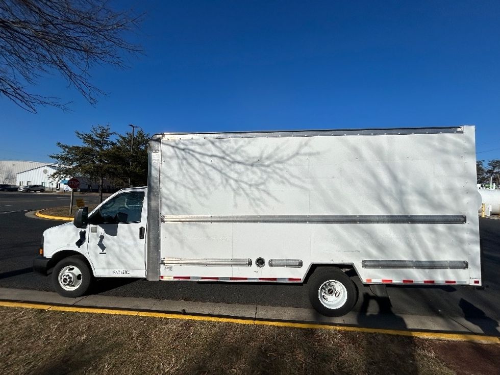 Light Duty Box Truck-Light and Medium Duty Trucks-GMC-2021-Savana G33903-Manassas-VA-112,463\n\t\tmiles-$ 27,250 - Image 4