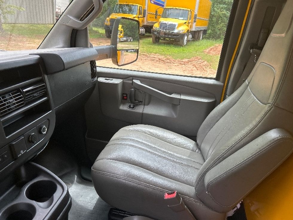 Light Duty Box Truck-Light and Medium Duty Trucks-GMC-2021-Savana G33903-Mcdonough-GA-106,255\n\t\tmiles-$ 23,500 - Image 19