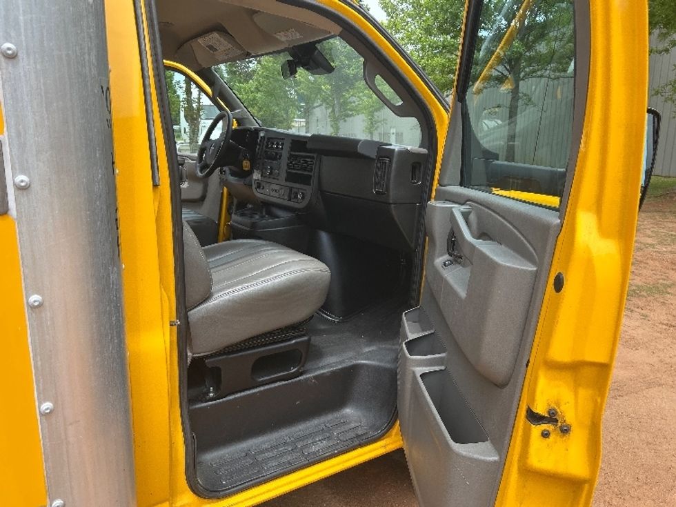 Light Duty Box Truck-Light and Medium Duty Trucks-GMC-2021-Savana G33903-Mcdonough-GA-106,255\n\t\tmiles-$ 23,500 - Image 20