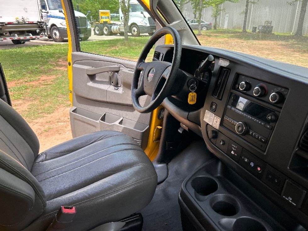 Light Duty Box Truck-Light and Medium Duty Trucks-GMC-2021-Savana G33903-Mcdonough-GA-106,255\n\t\tmiles-$ 23,500 - Image 22