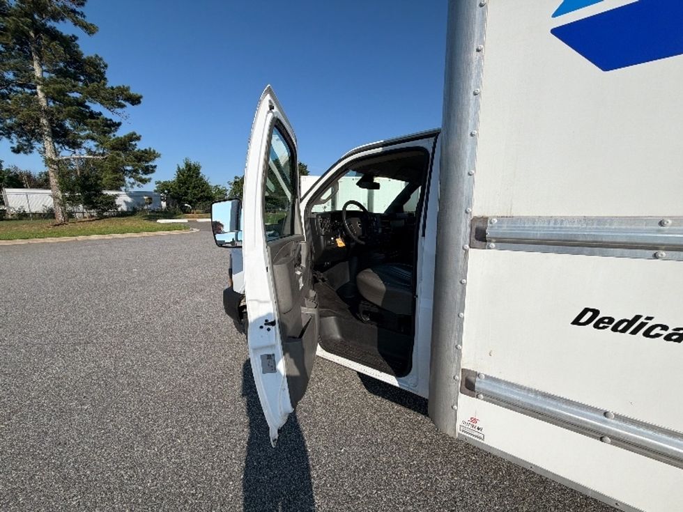 Light Duty Box Truck-Light and Medium Duty Trucks-GMC-2021-Savana G33903-Mcdonough-GA-89,869\n\t\tmiles-$ 30,250 - Image 16