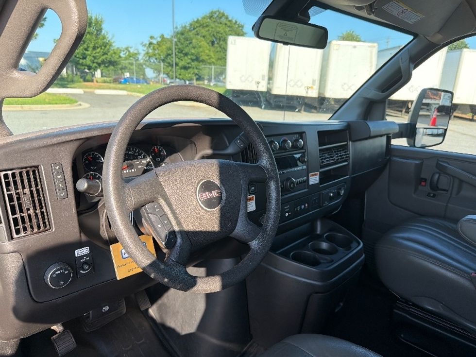 Light Duty Box Truck-Light and Medium Duty Trucks-GMC-2021-Savana G33903-Mcdonough-GA-89,869\n\t\tmiles-$ 30,250 - Image 17