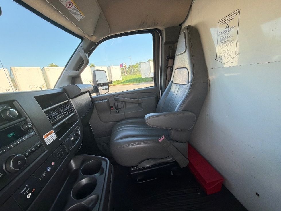 Light Duty Box Truck-Light and Medium Duty Trucks-GMC-2021-Savana G33903-Mcdonough-GA-89,869\n\t\tmiles-$ 30,250 - Image 19