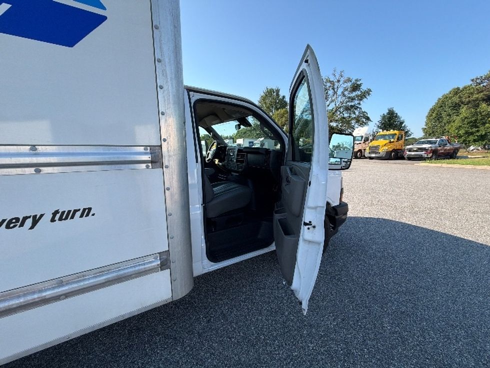 Light Duty Box Truck-Light and Medium Duty Trucks-GMC-2021-Savana G33903-Mcdonough-GA-89,869\n\t\tmiles-$ 30,250 - Image 20
