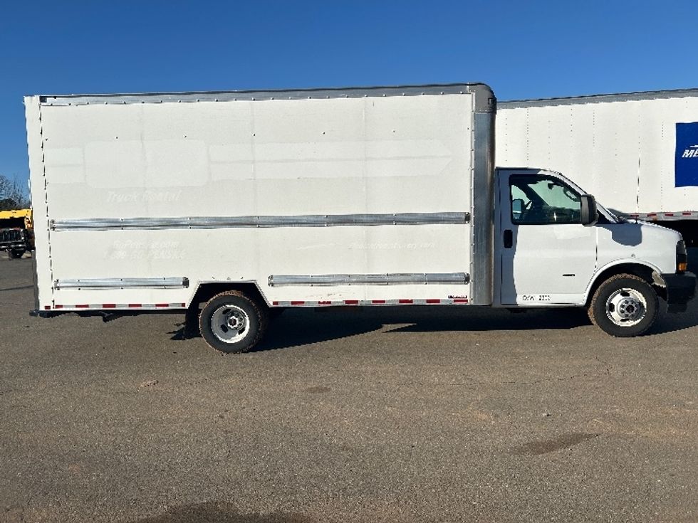 Light Duty Box Truck-Light and Medium Duty Trucks-GMC-2021-Savana G33903-Mebane-NC-115,949\n\t\tmiles-$ 29,250 - Image 15
