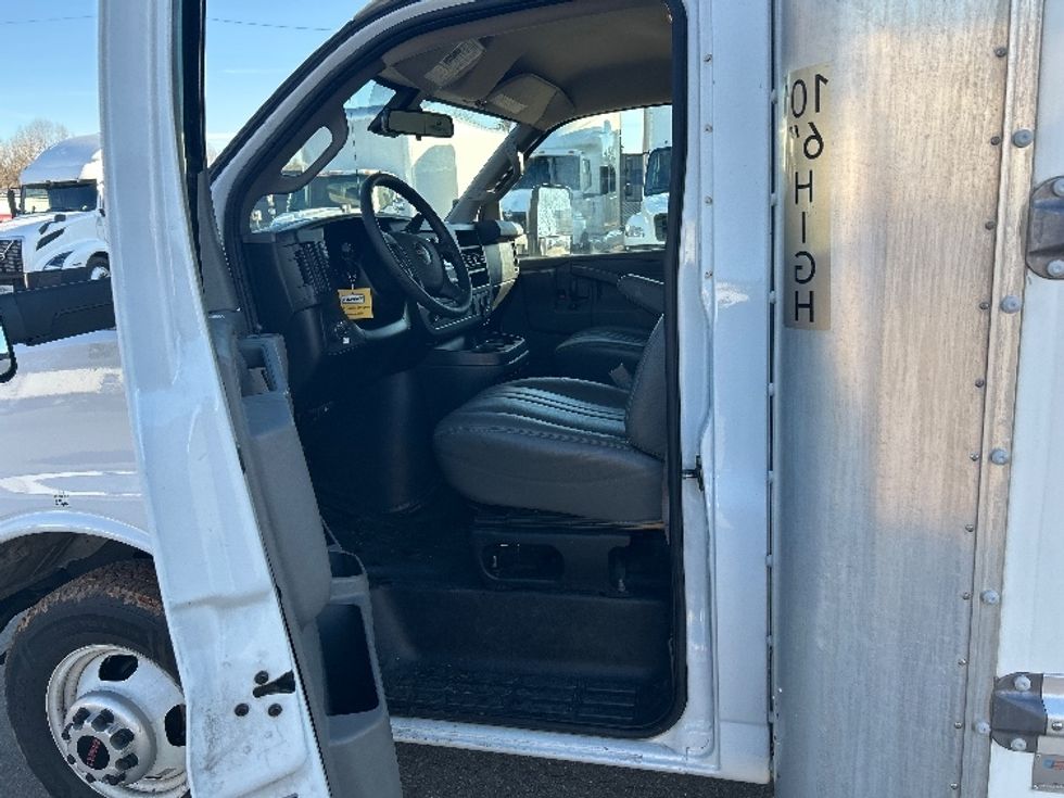 Light Duty Box Truck-Light and Medium Duty Trucks-GMC-2021-Savana G33903-Mebane-NC-115,949\n\t\tmiles-$ 29,250 - Image 16